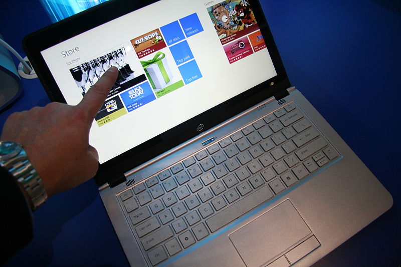 800px-Online_Shopping_with_Touchscreen_Ultrabook